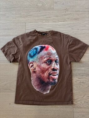 Pivot Brown Dennis Rodman Graphic Men's Tee with Colorful Head Print